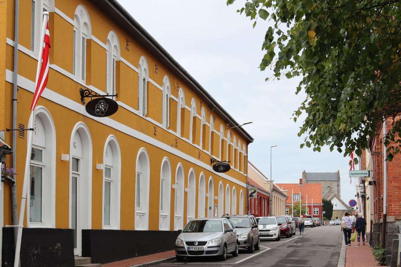 Kanns Hotel Åkirkeby Exteriör bild