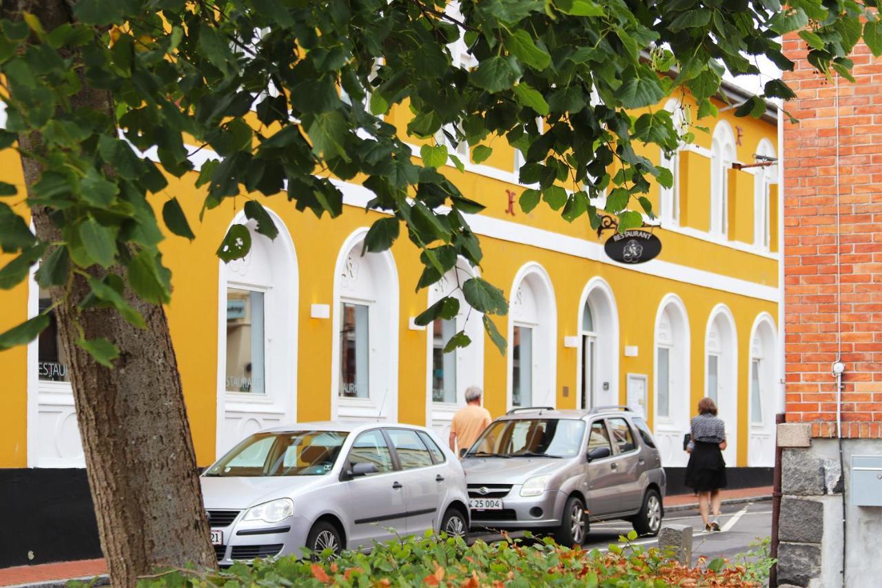 Kanns Hotel Åkirkeby Exteriör bild